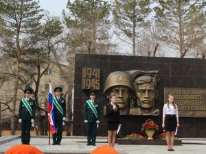 4 мая: Церемония возложения цветов к памятнику рабочим и служащим завода «Дальдизель», посвященная 72-й годовщине Победы в Великой Отечественной Войне